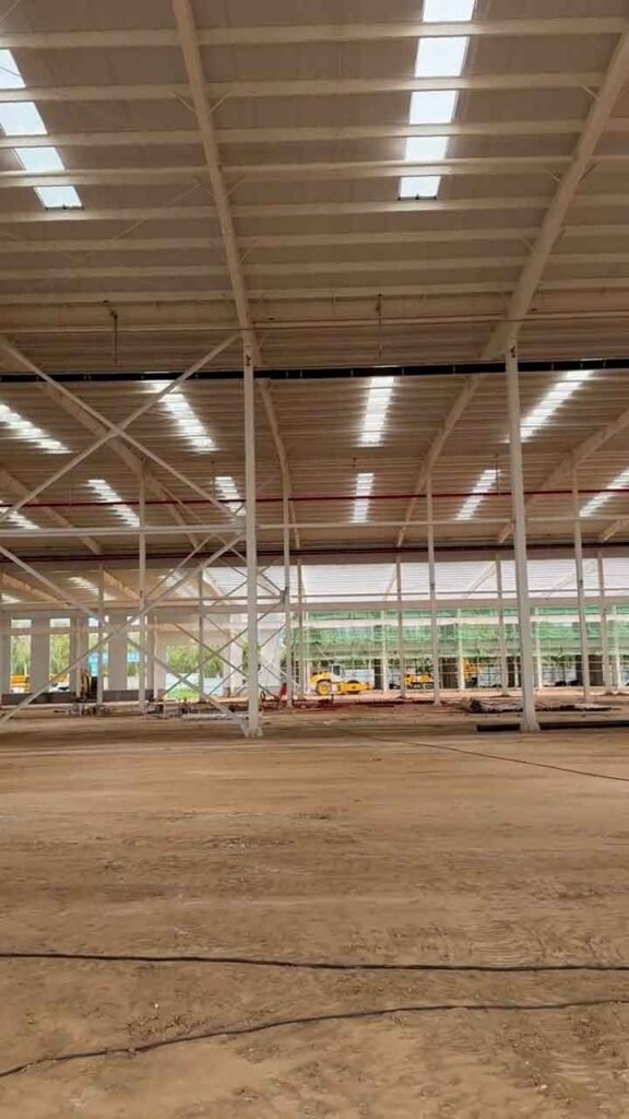 Estructura secundaria lista para el cerramiento de fachadas en galpones chinos industriales