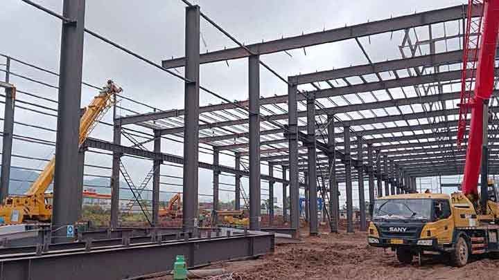 instalacion-correas-techo-galvanizadas-fabricacion-de-galpones-industriales