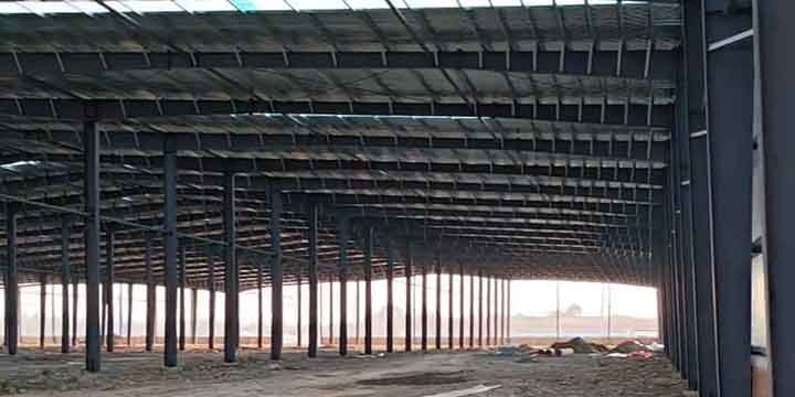 Resultado final de un complejo industrial construido íntegramente con galpones prefabricados chinos de alta calidad.