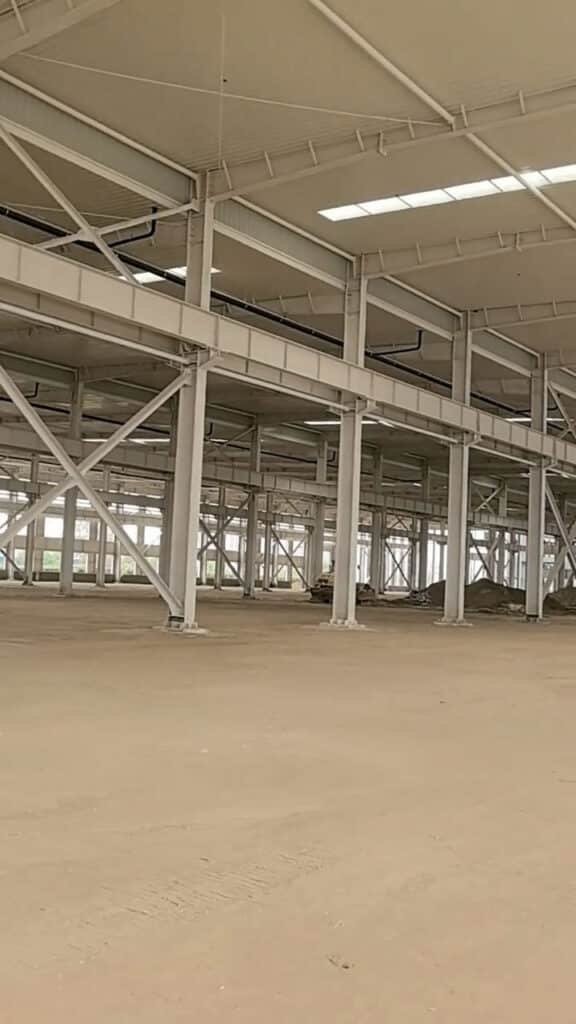 Construcción de naves industriales en México, calidad estructural.