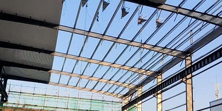 industrial steel fabrication roof purlin assembly