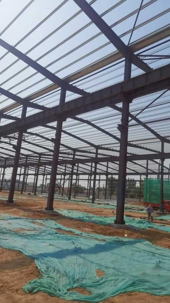 Fabricante de edificios prefabricados con certificación internacional.