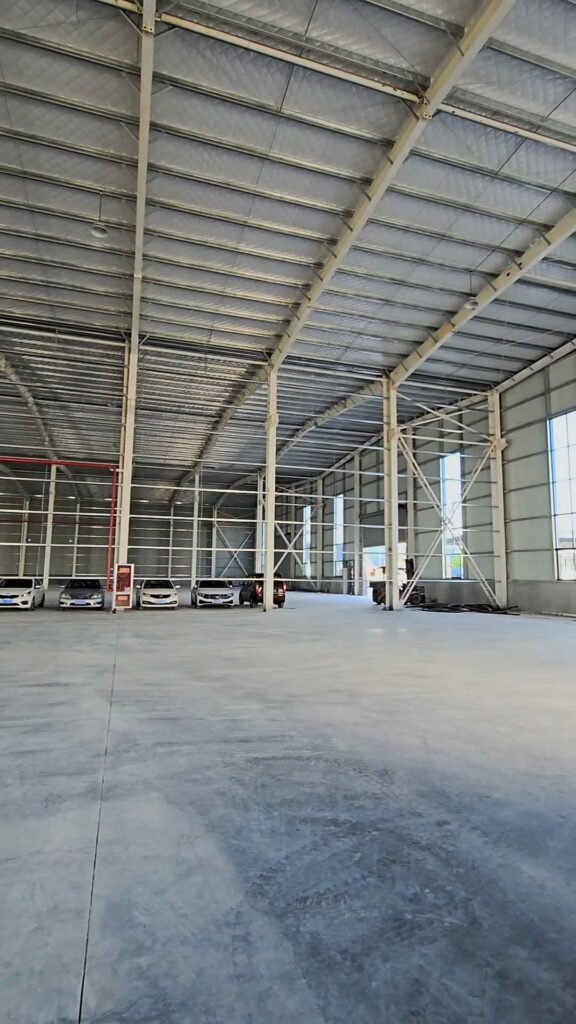 Conexiones apernadas de alta resistencia en estructura de acero desarrolladas por fabricante OEM de estructuras metálicas en China.