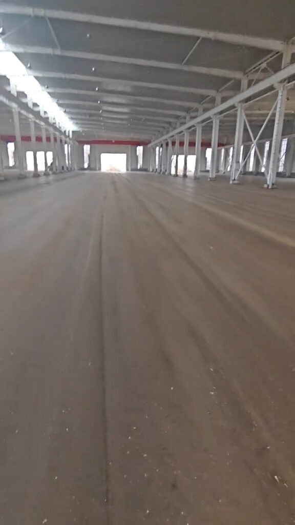 Estructura metálica terminada con cerramientos y detalles de fabricación de estructuras metálicas.
